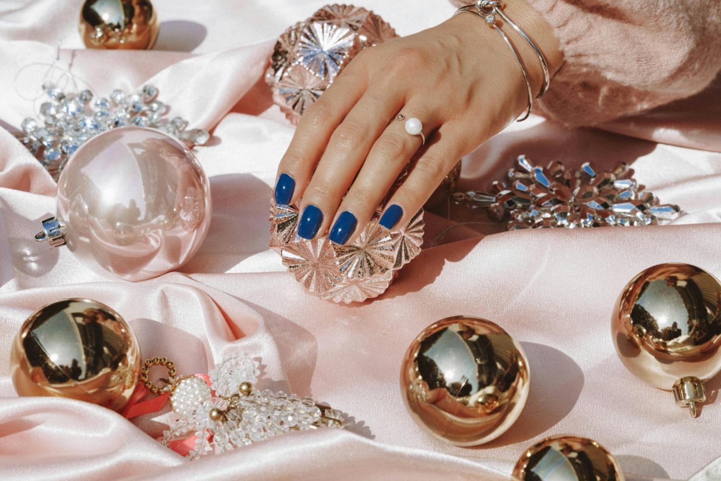 Professionelle Maniküre-Techniken im Kursraum