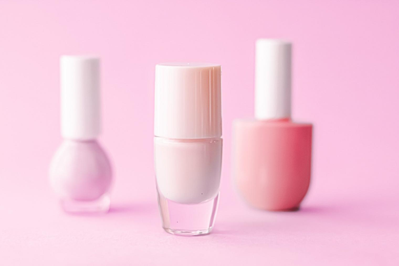 Professionelle Ausstattung für die Maniküre-Ausbildung